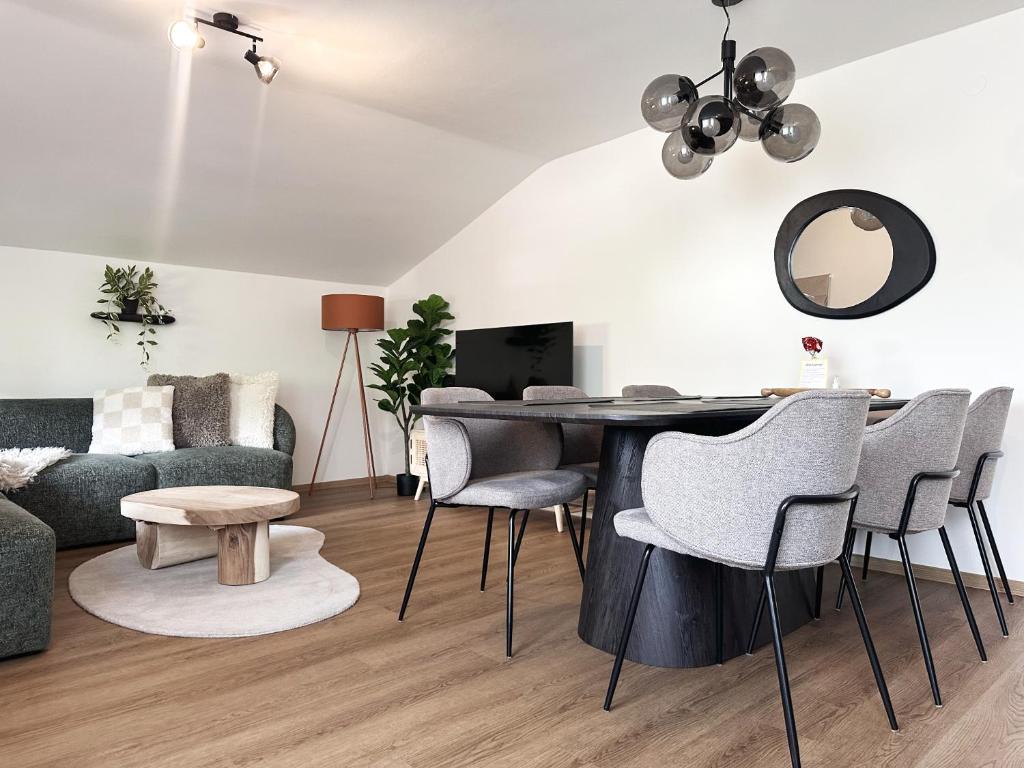 Sunny Apartment 2 - 4
