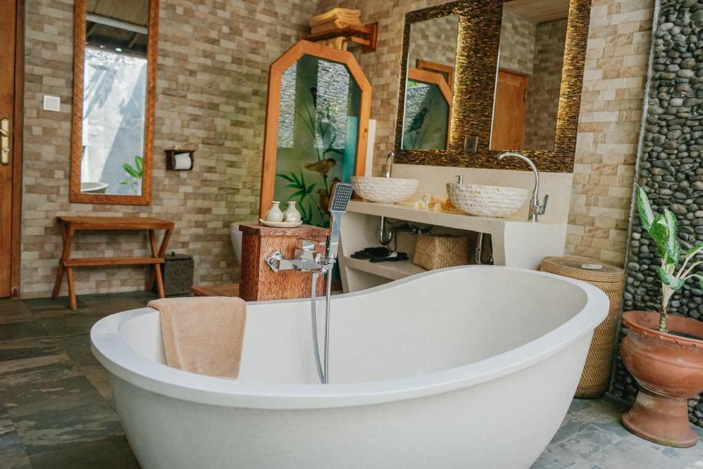 Full-sized bathtubs