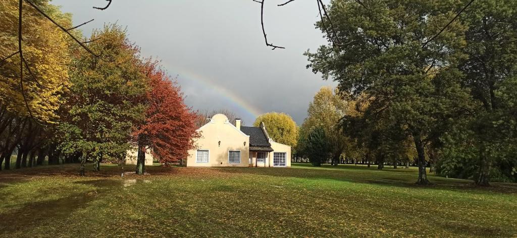 Hermosa casa de campo con jardines - estanque y piscina - 1