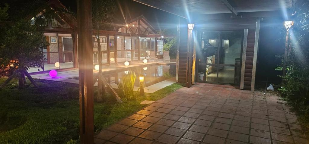Amplia casa en country con golf y amenities - 3