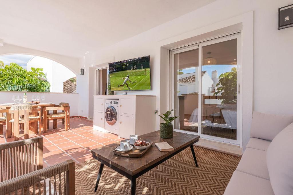 2 private terraces 10 min Puerto Banus pool - 5
