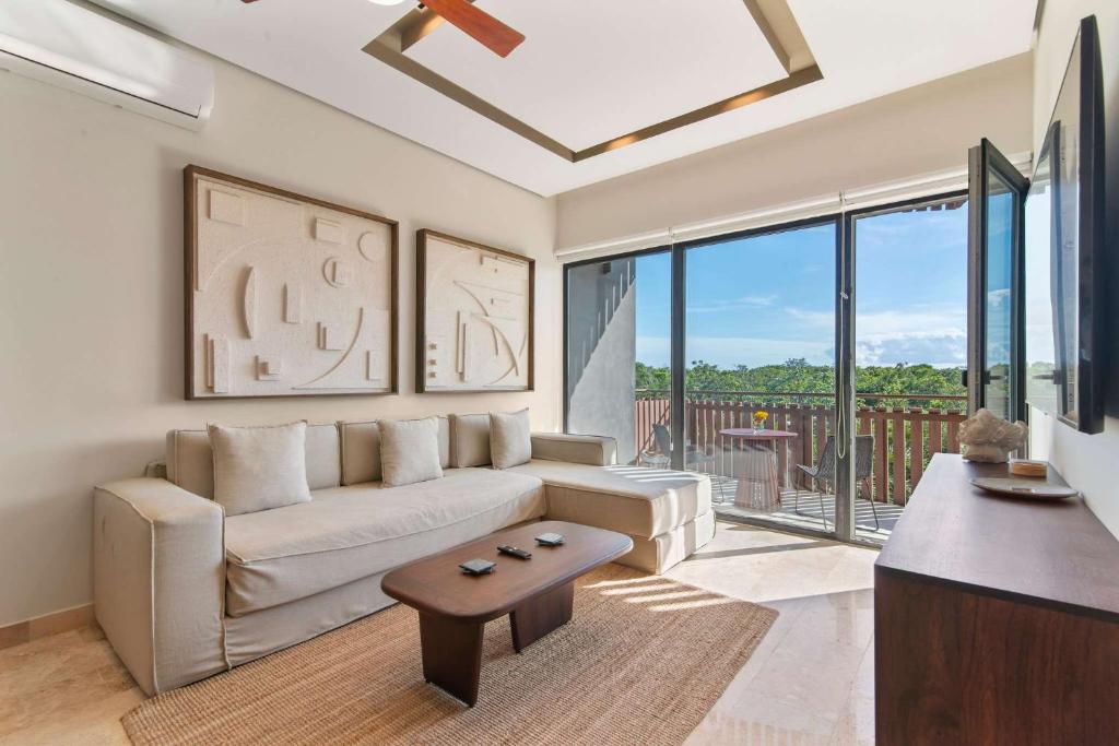 2BR Condo with Jacuzzi Near Habitas Beach - 2