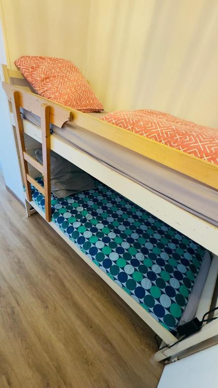 Logement entier - Idéalement situé - 3