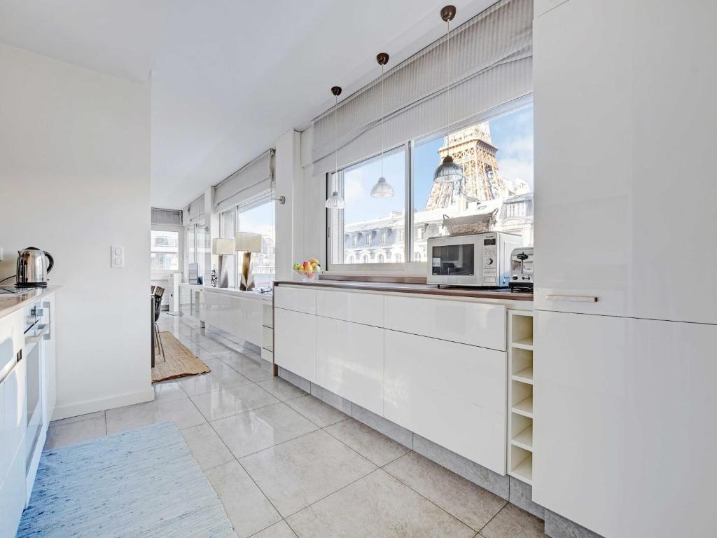 Exceptional 3BDR 6P apt - View of the Eiffel Tower - 4
