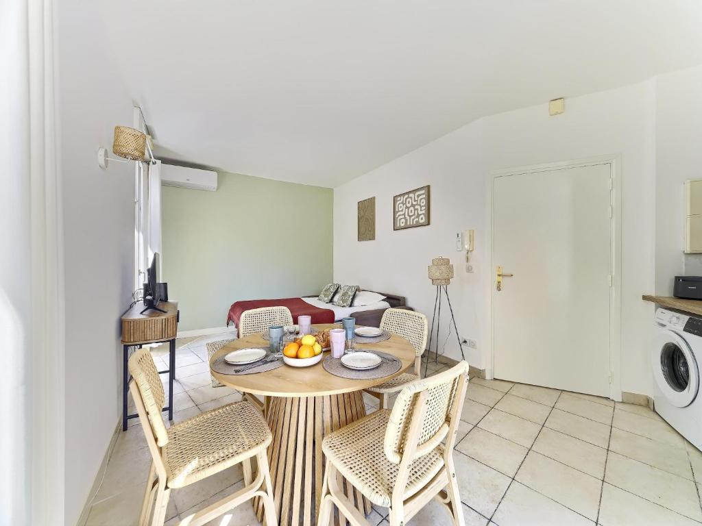 Family apartment in Juan les Pins - 2