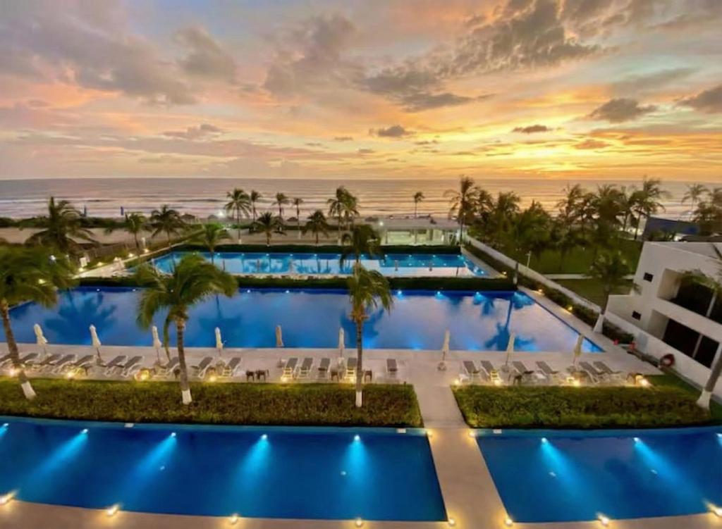 Peninsula Tower 4 bedrooms beachfront sea view - 2