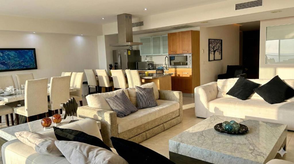 Peninsula Tower 4 bedrooms beachfront sea view - 4