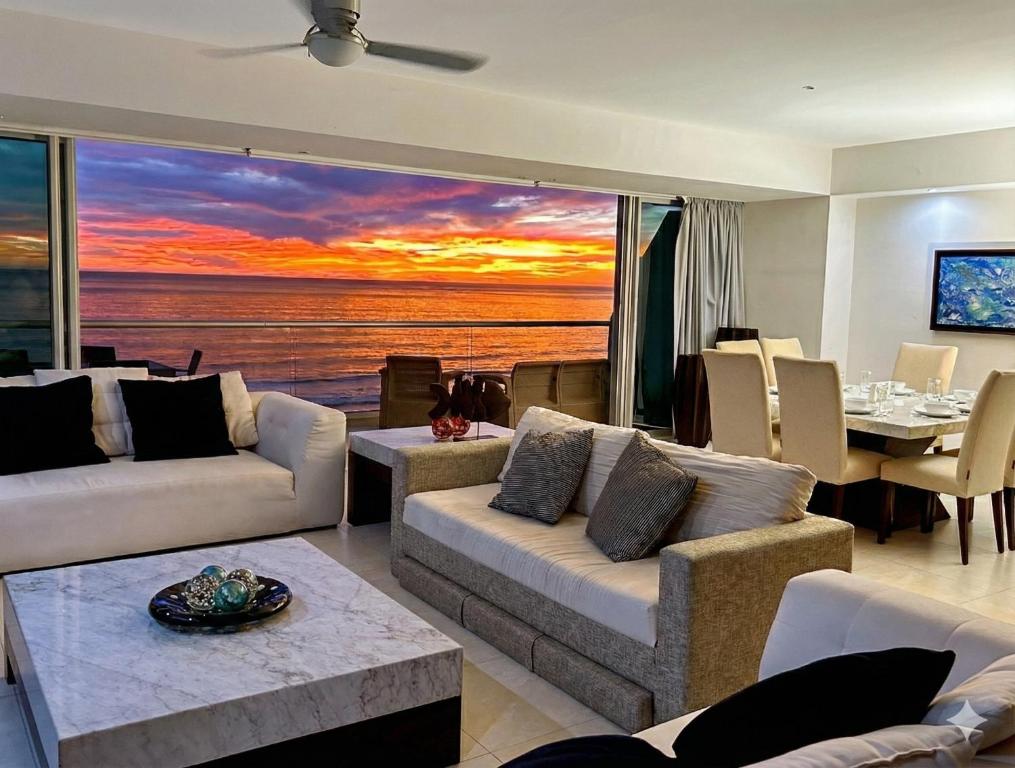 Peninsula Tower 4 bedrooms beachfront sea view - 1
