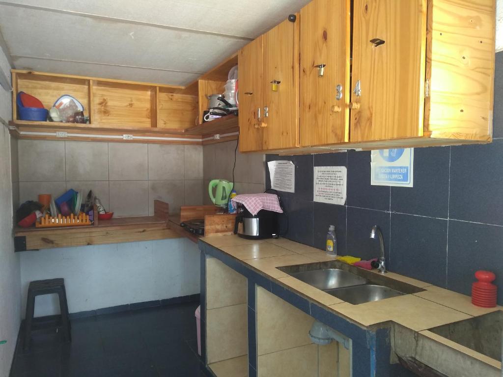 habitacion amoblada con baño privado unicamente para varon SOLO - 5