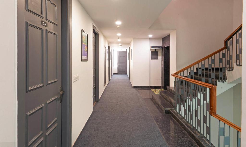 フロント・ロビー