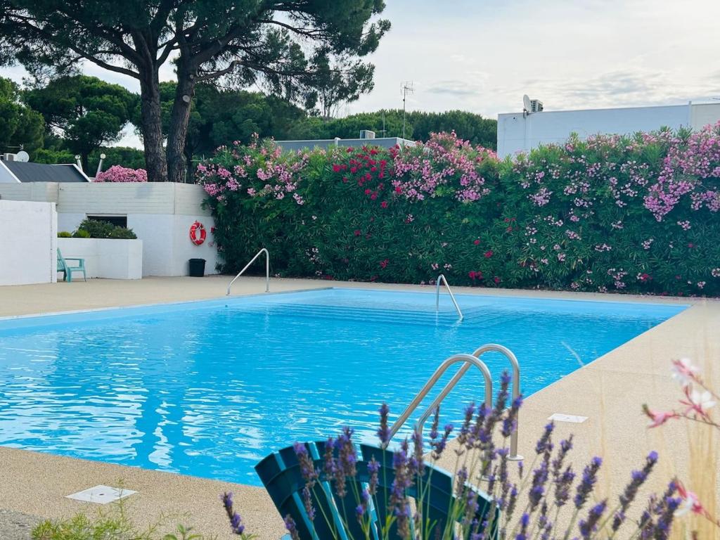 Maison 2 chambres - parking- piscine collective - clim RDC - wifi - 2