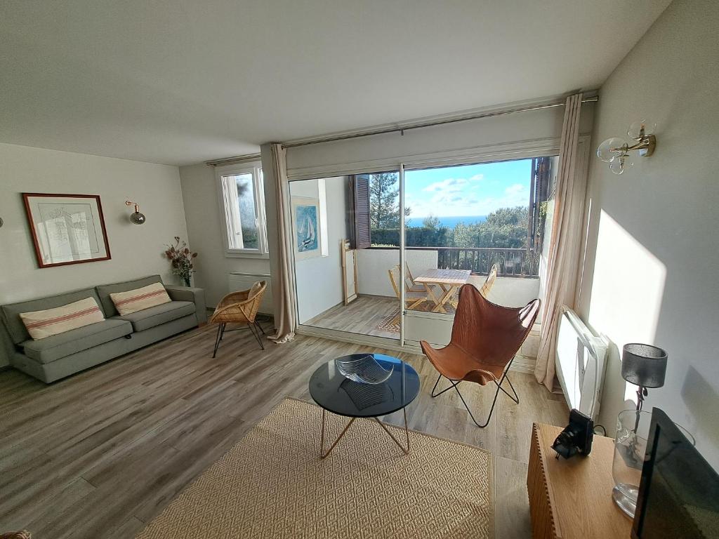 Superbe appartement piscine, tennis, vue mer et décoré avec goût - 5