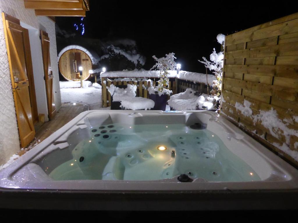 Aubier Confort Spa Chalet Domaine du Fraizier - 4