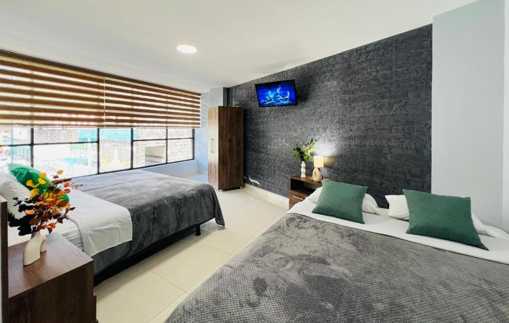 Apartment 5 with Jacuzzi in the center - 3 Bedroom 2 Bath - 2