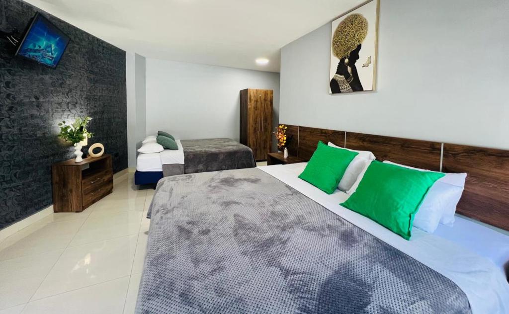 Apartment 5 with Jacuzzi in the center - 3 Bedroom 2 Bath - 1
