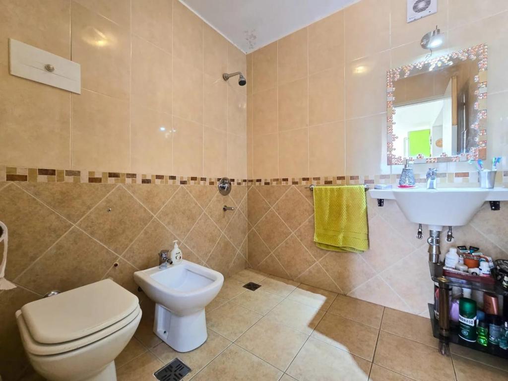 Maravillosa casa con vista al lago situada en zona exclusiva - 5