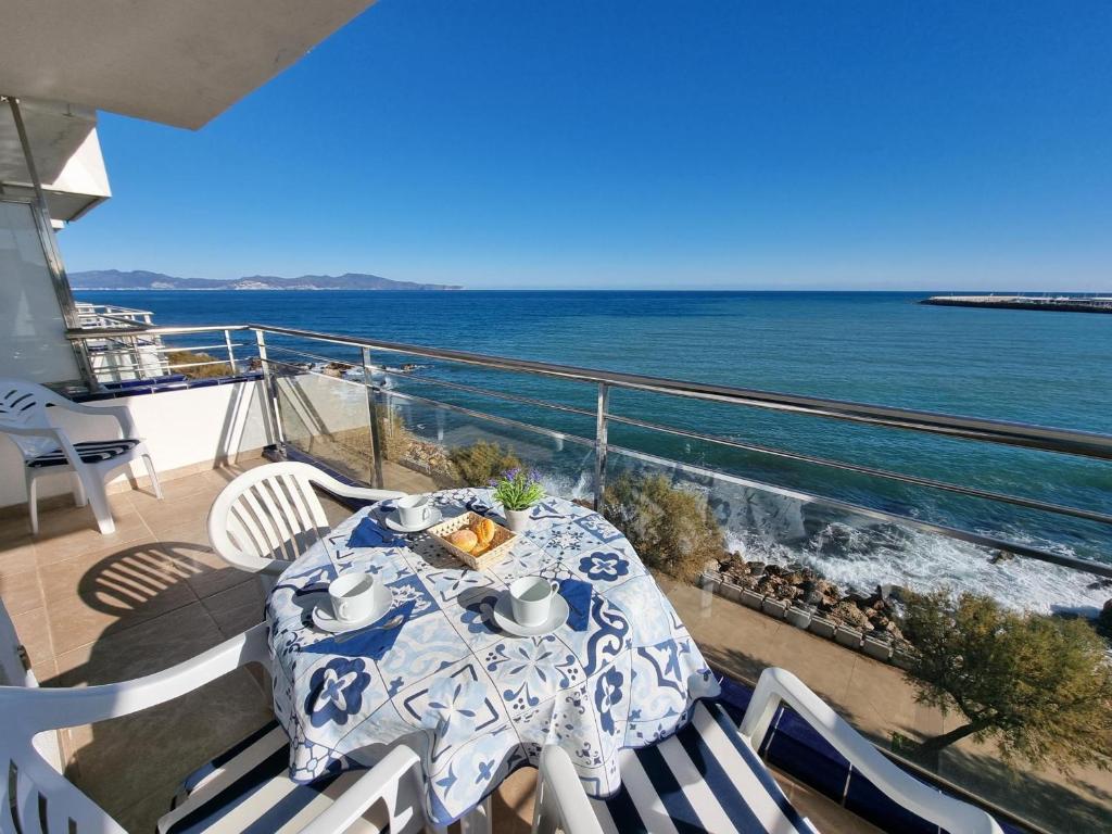 Apartamento en L'Escala con terraza y piscina, cerca de la playa - HISP-236-97 - 2