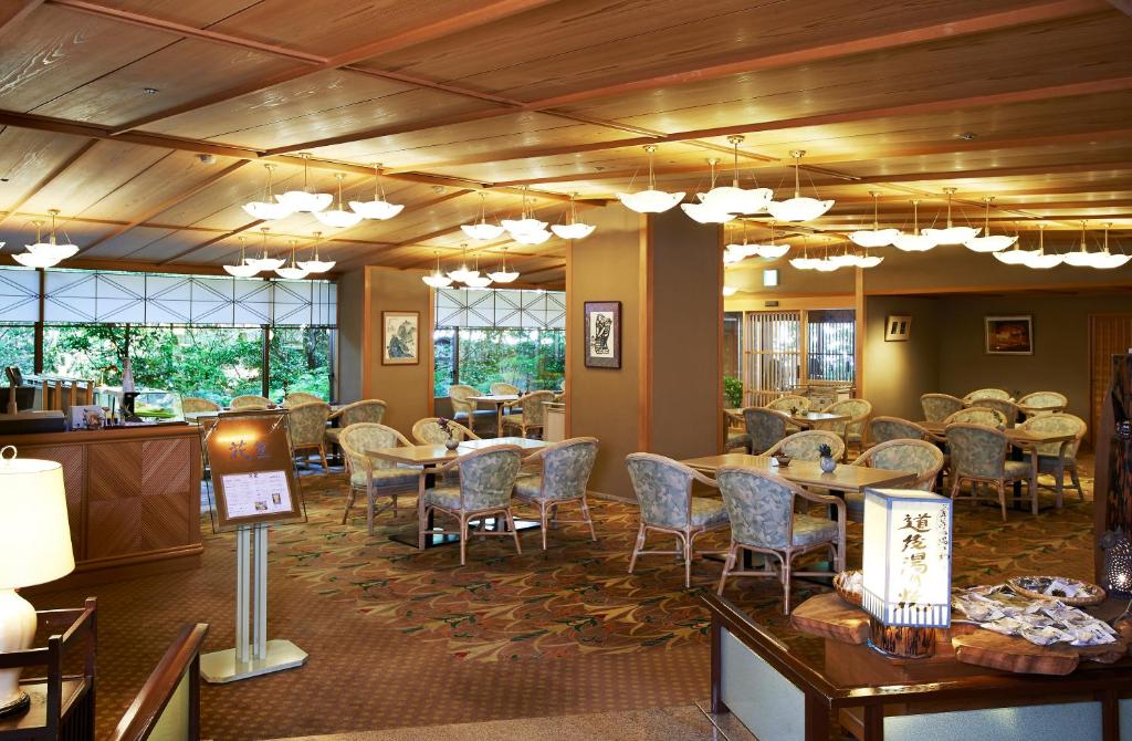 Shared lounge/TV area