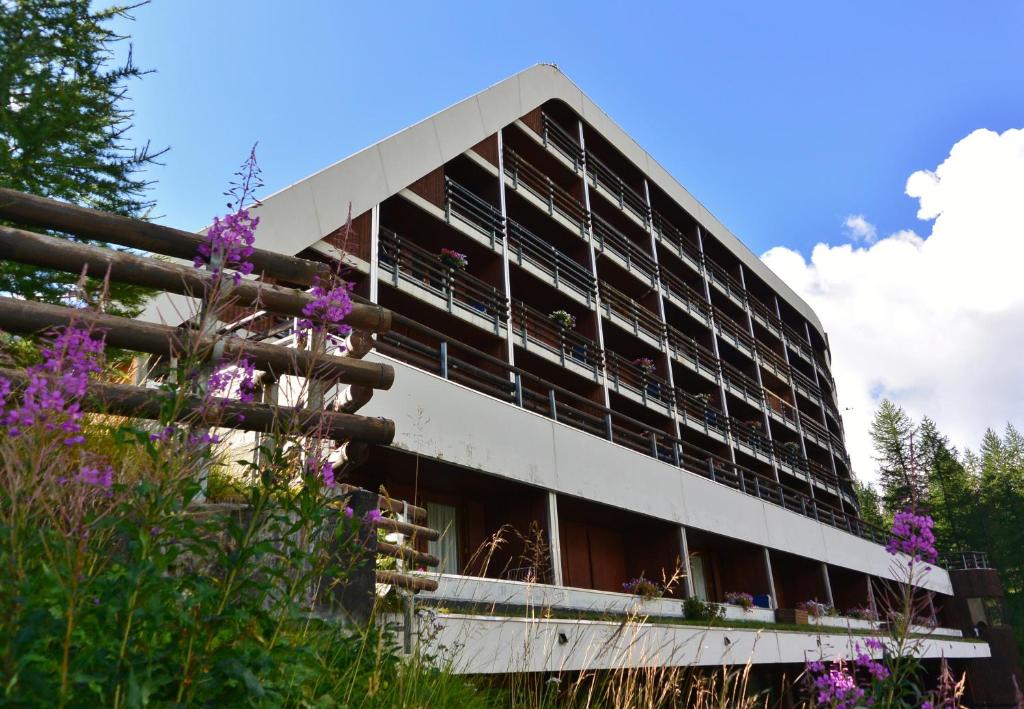 Appartamenti La Maison de Vacances — Hotel in Valtournenche