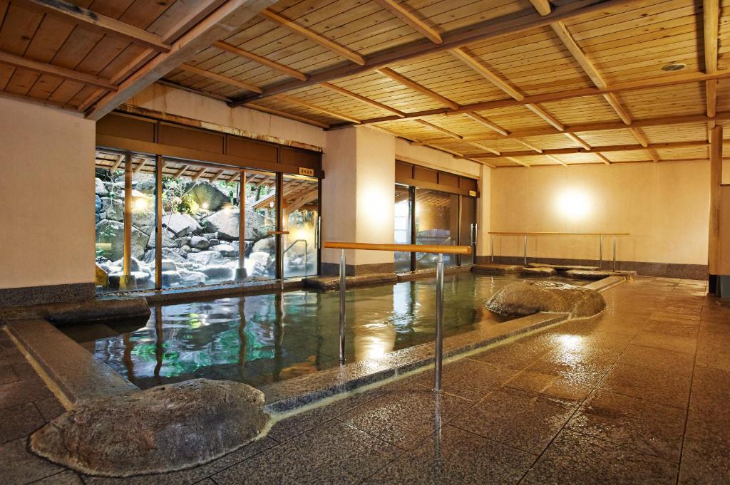 Hot spring bath
