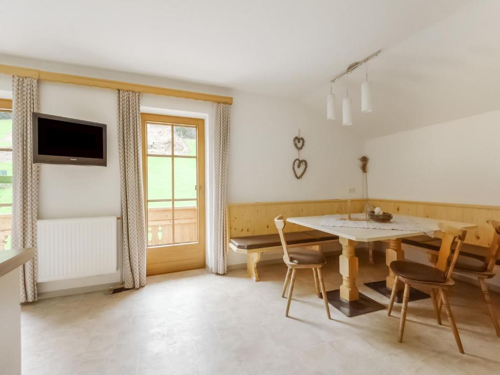 Lovely Apartment in Hainzenberg next to Forest - 2