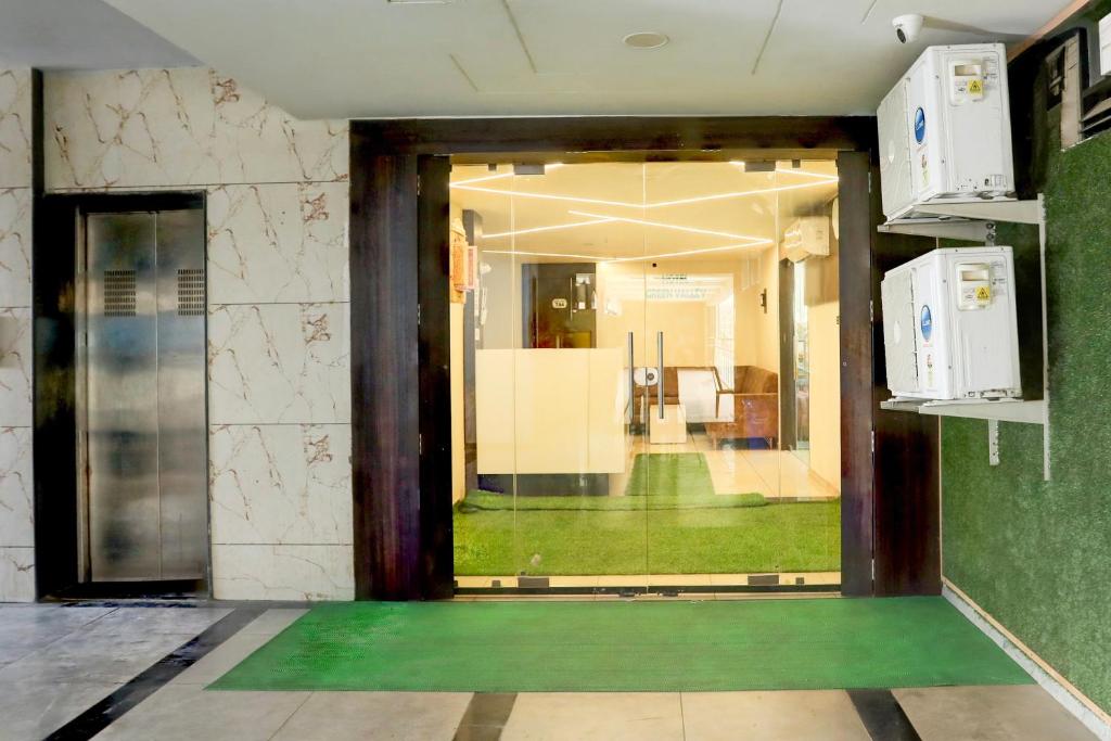 Super Hotel O Nana Chiloda Near Airport Formerly Green Valley エントランス