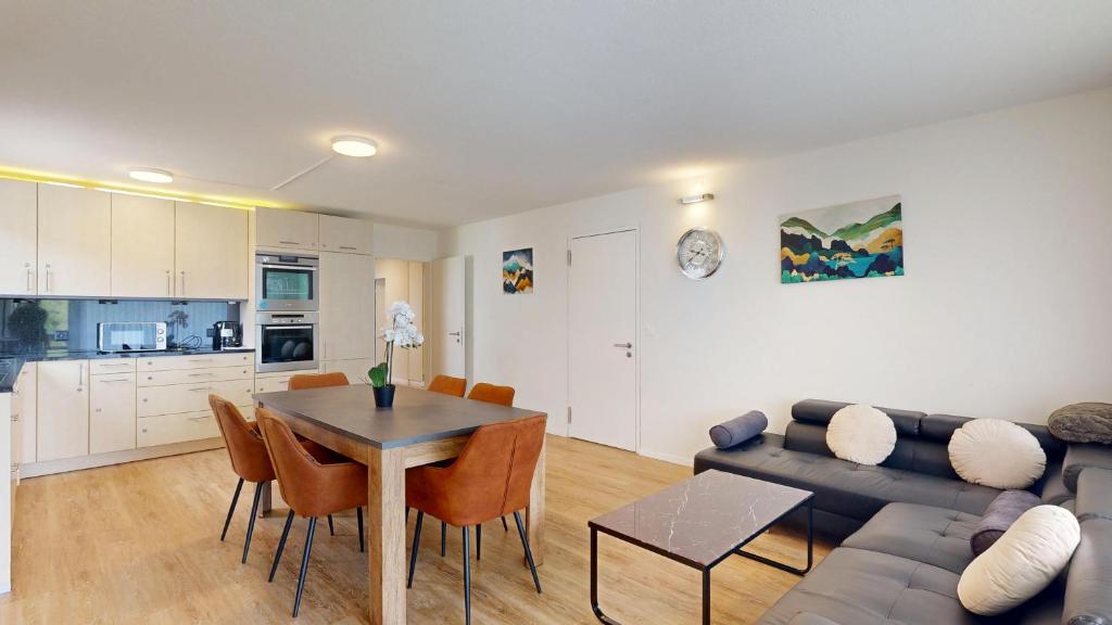 Großzügige 4 Schlafzimmer Wohnung in Davos Bergblick zentrale Lage - 2