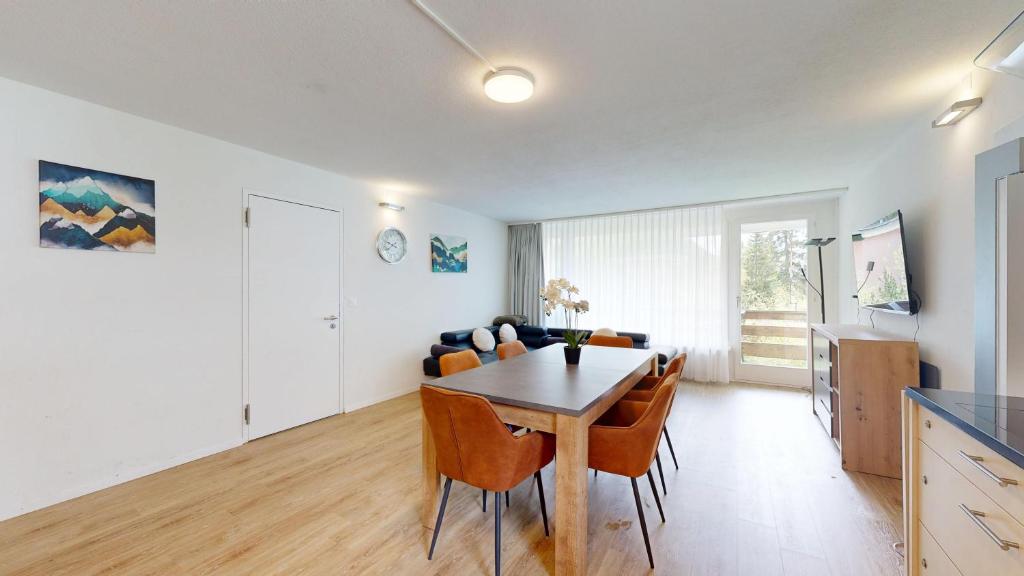Großzügige 4 Schlafzimmer Wohnung in Davos Bergblick zentrale Lage - 3