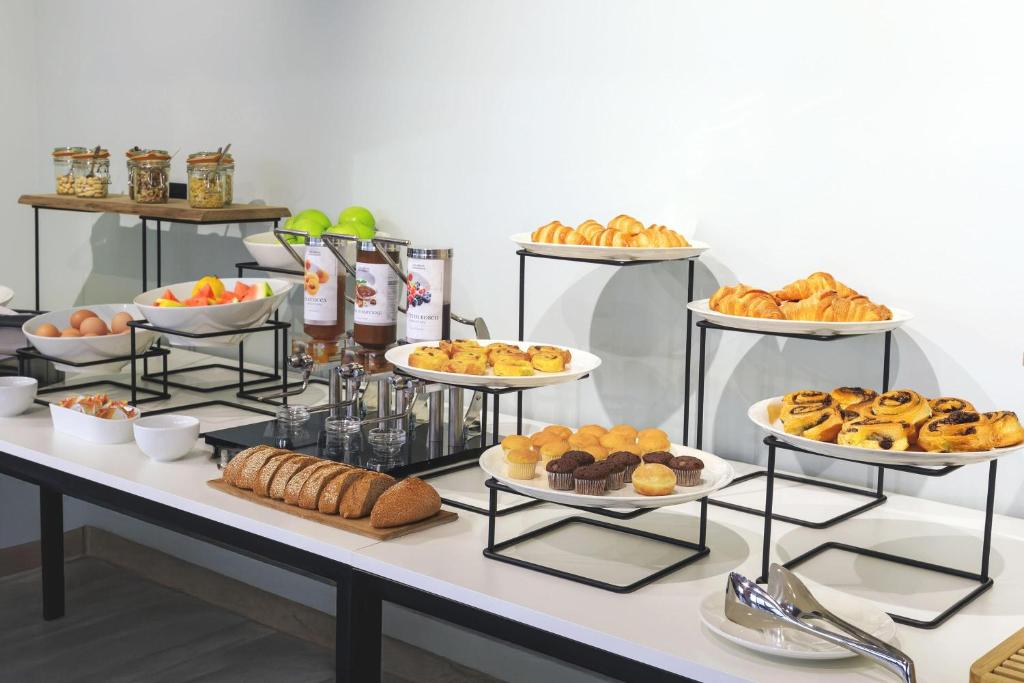 B&B HOTEL Catania City Center — Restauracje i bary in Katania, Sycylia