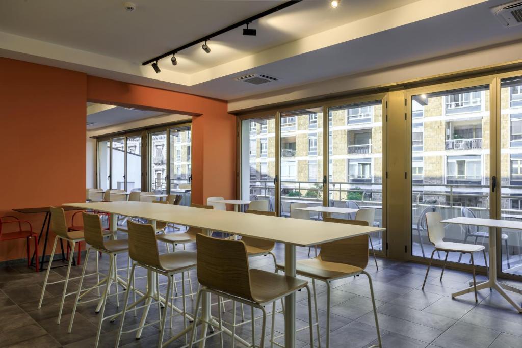 B&B HOTEL Catania City Center — Restauracje i bary in Katania, Sycylia