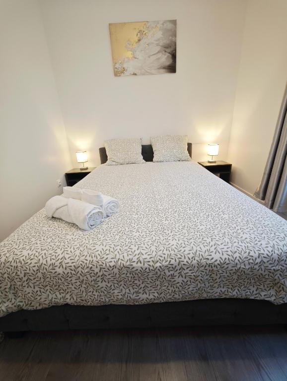 Notre Dame in Latin Quarter Stylish Flat for 6 - 2
