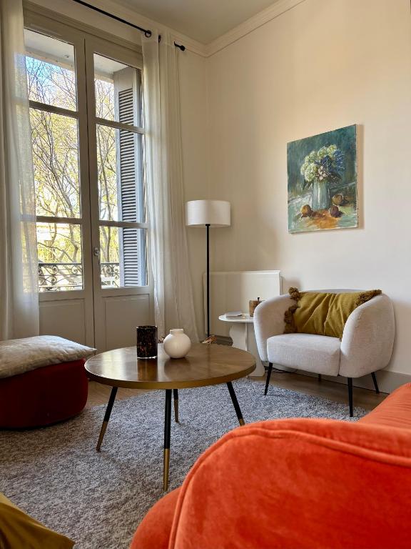 Nimes , appartement rénové dans immeuble classé. - 5