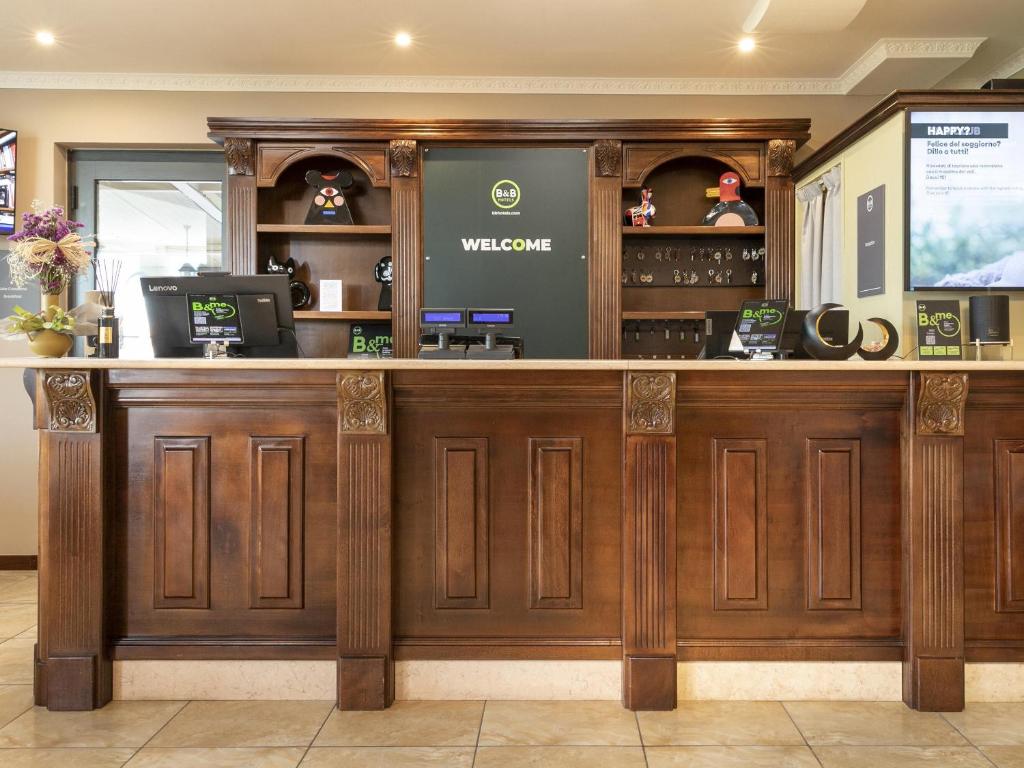 B&B Hotel Pomezia Cortese ラウンジ