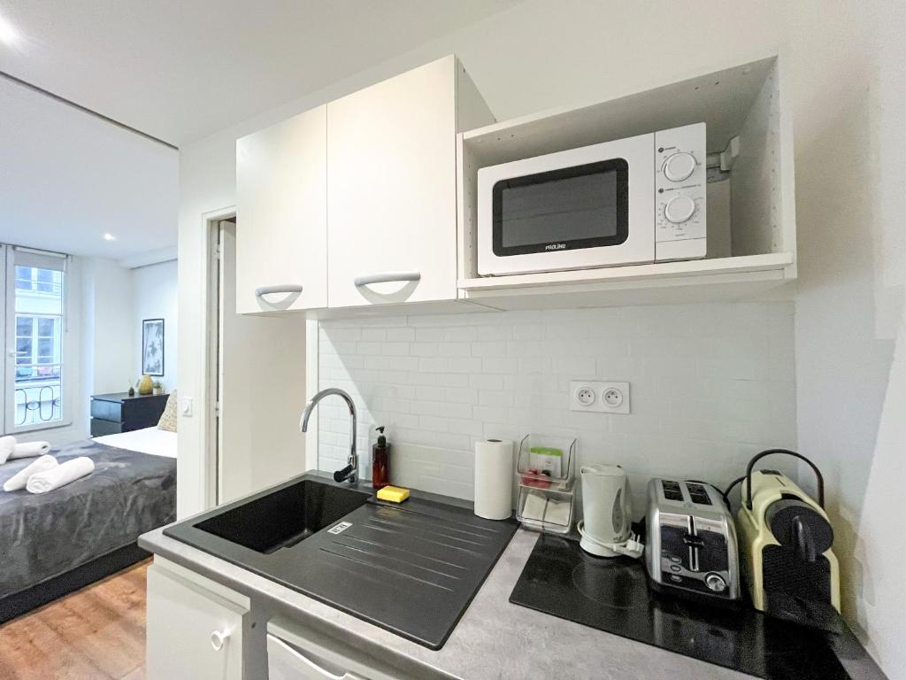 UrbanFlat 206 - Beautiful Studio in the center of Paris - 5