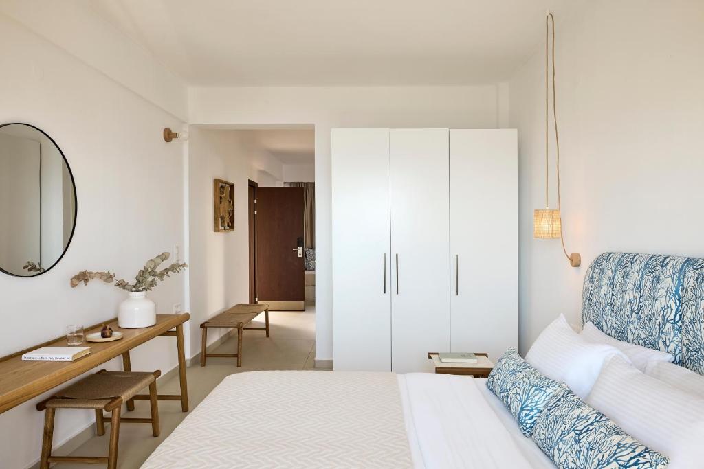 Glavas Inn Hotel — Hotel rooms in Gerakini, Central Macedonia