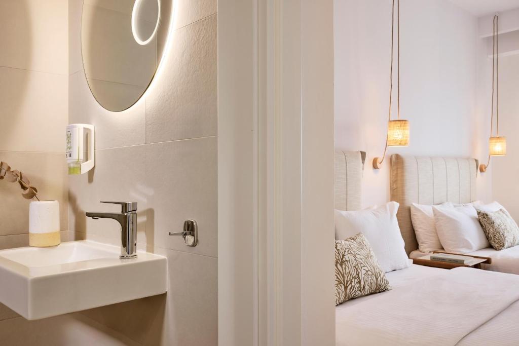 Glavas Inn Hotel — Hotel rooms in Gerakini, Central Macedonia