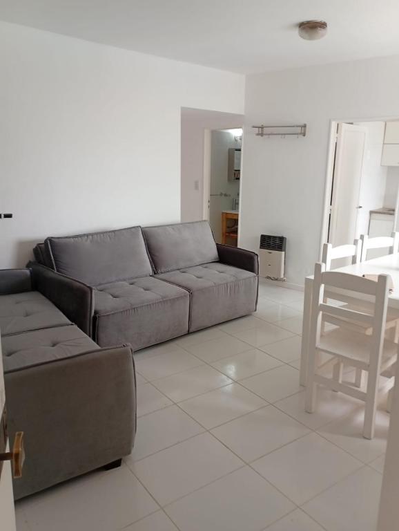 Departamento 3 Ambientes En Cabo Corrientes Con Vista Al Mar - 2