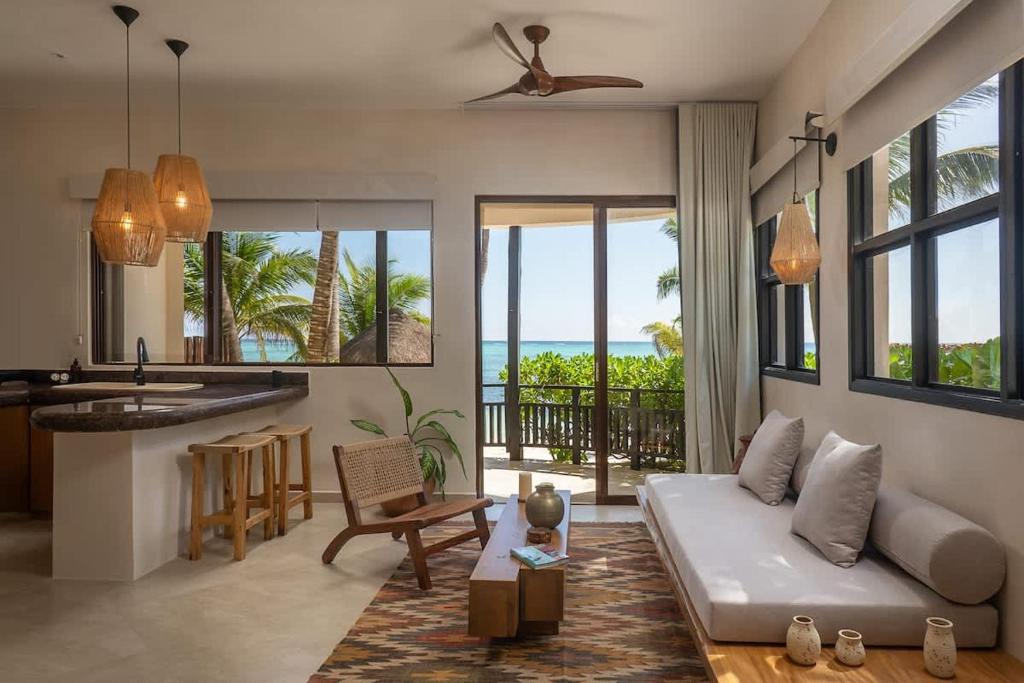 9BR Mantaray Hotel Soliman Bay Beachfront villa - 4