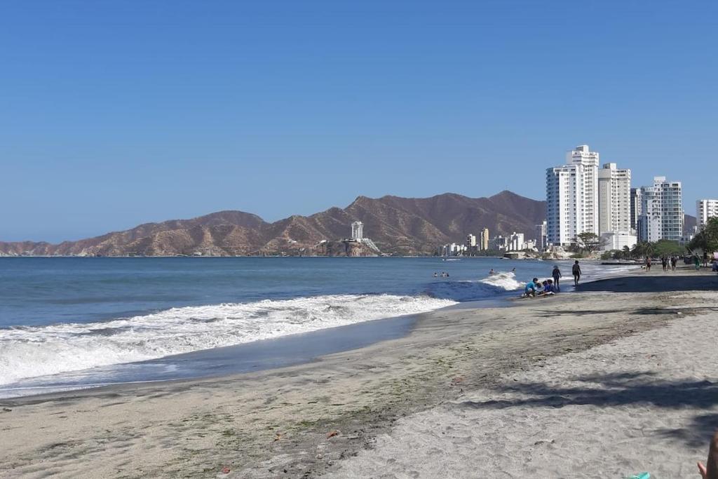 Apartamento en Rodadero - Playa Salguero - frente al mar - 2