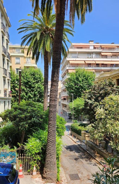 Nice 2-room apartment off the beach - 5