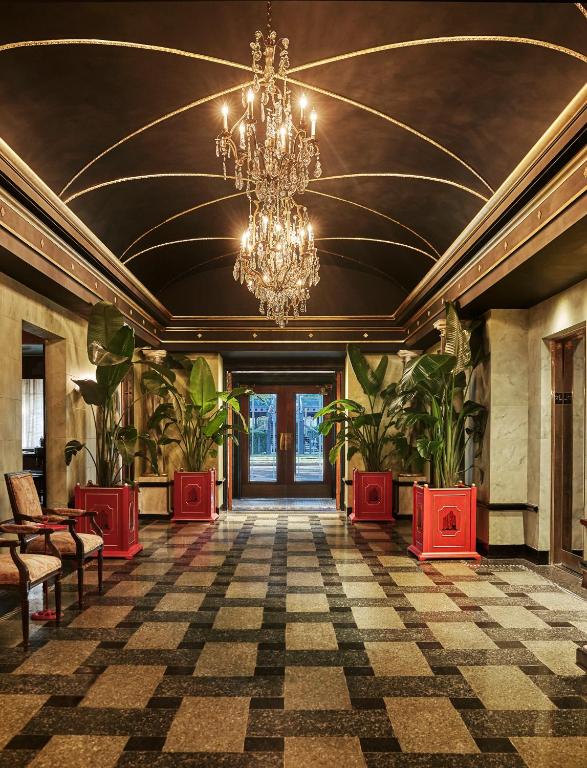 Pontchartrain Hotel St. Charles Avenue