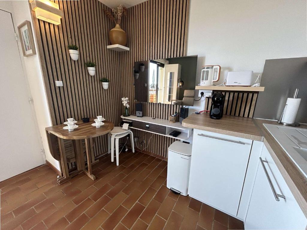 Appartement refait à neuf avec climatisation - Six-Fours-les-Plages - FR-1-845-9 - 2
