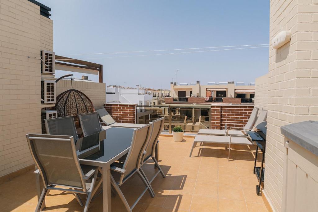 3 bedroom, two-level, morden apartment - 2
