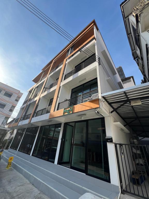 Hug14 Hotel