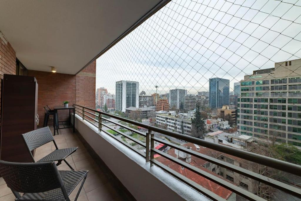 Comfortable family apartment security screen - 3