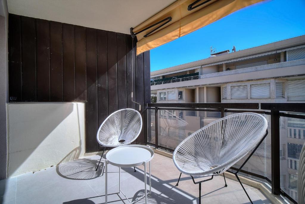REF 1745 - Cannes Center - Studio for rent - 3