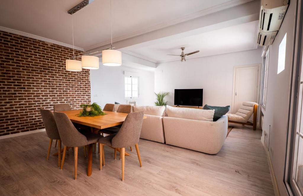 Bright 2BD2BA Apt w Private Terrace - Spacious - 4