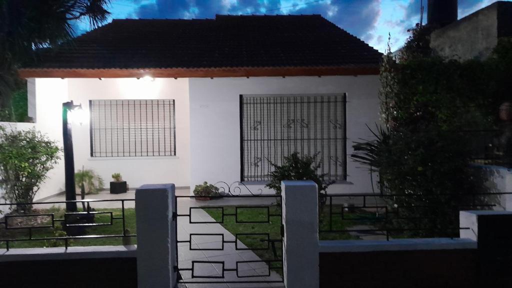 casa super comoda para 6 personas Miramar - 1