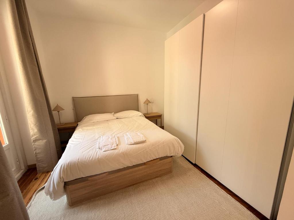 Modern Comfort in Madrid 2BR Gem - 5