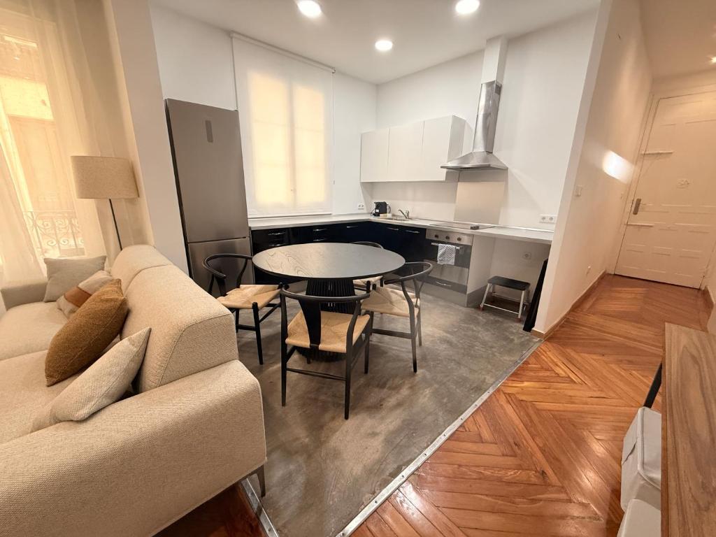 Modern Comfort in Madrid 2BR Gem - 4
